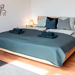 Modernes In Zentraler Stadtlage Lejlighed *