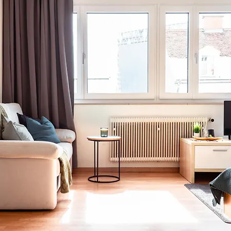Апартаменти Modernes In Zentraler Stadtlage *
