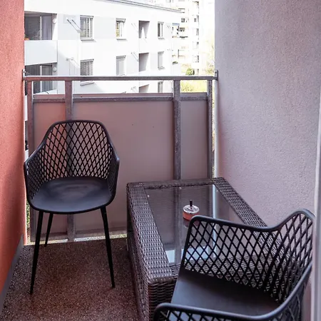 Modernes In Zentraler Stadtlage 公寓 *